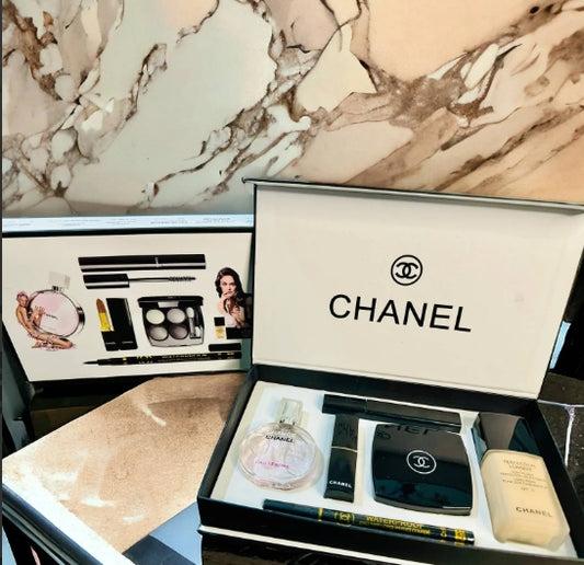 Chanel 6 In 1 Gift Set Of Cosmetics