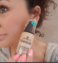 Essence Fresh & Fit Foundation