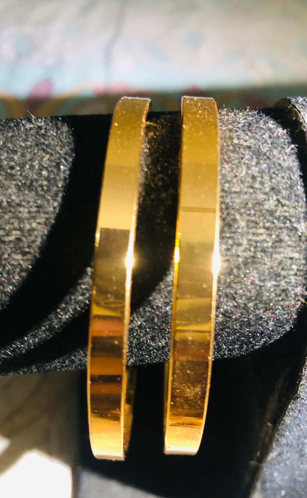 Classic Minimalist Gold-Tone Bangle Jewelry Set (Set of 2)