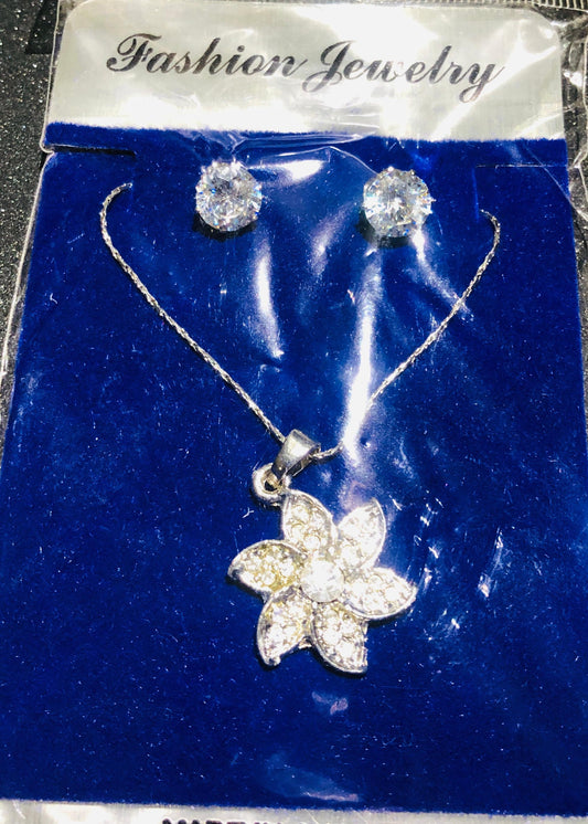 Dazzling Flower Pendant Necklace and Stud Jewelry Set (3 Pcs)