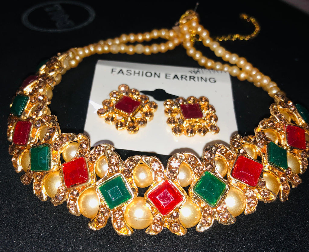 Traditional Gold-Tone Faux Pearl Choker Necklace and Stud Earring Set jewelry