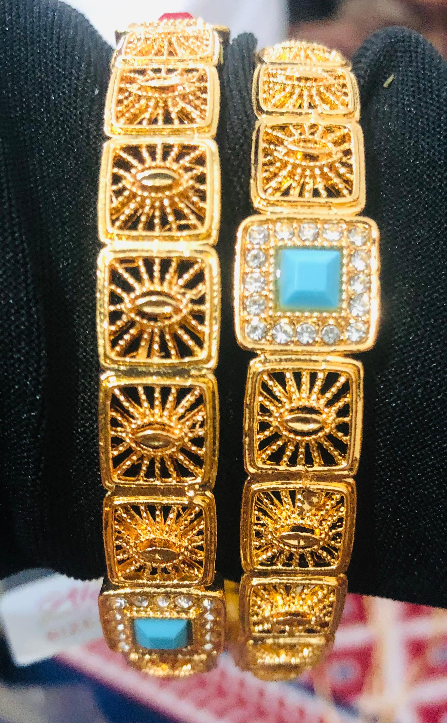 Priority Love Clover Necklace Jewelry Gift - Black & Gold