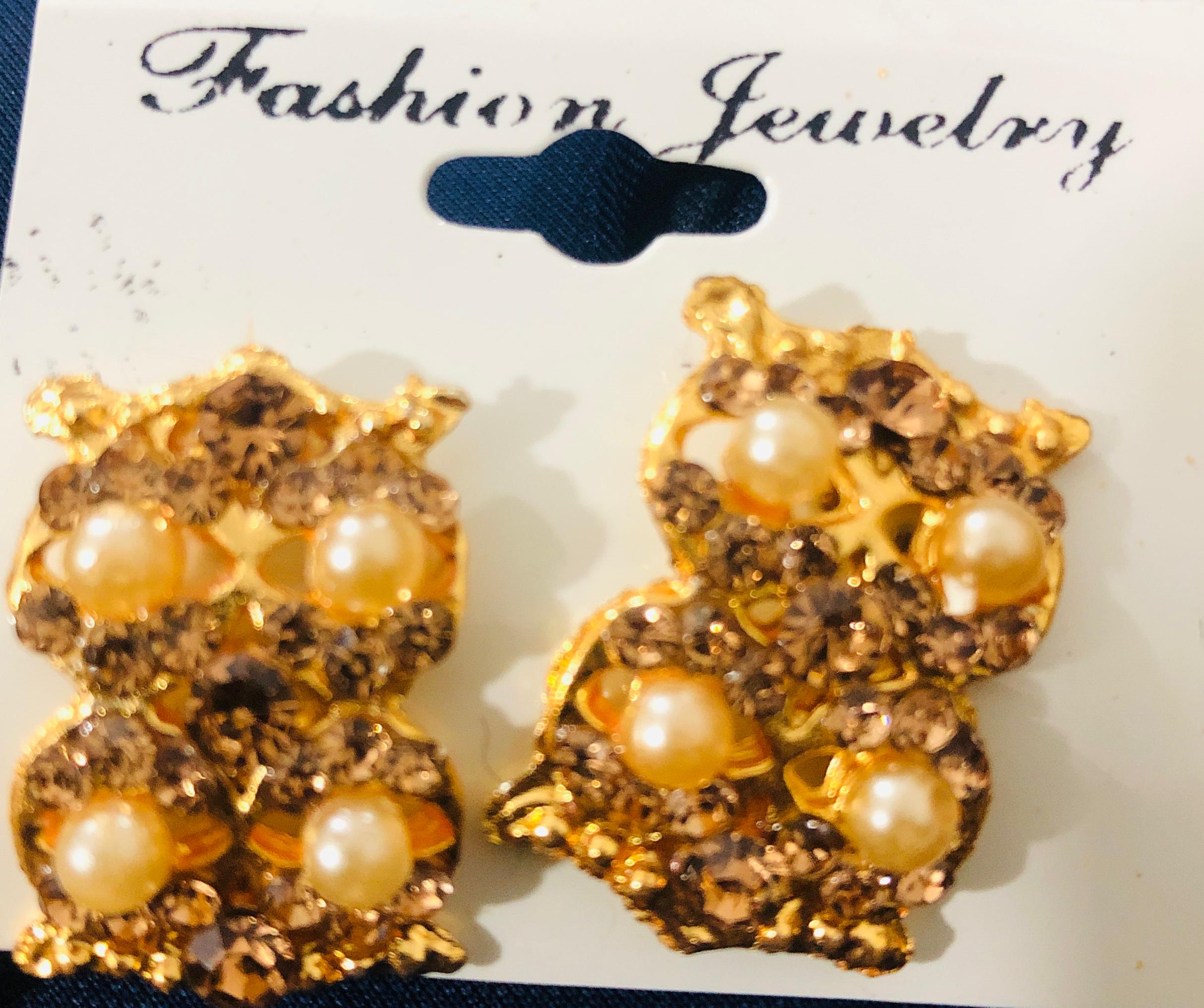 Regal Champagne Crystal & Pearl Jewelry Set - Gold Tone Choker Necklace and Stud Earrings